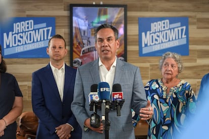 Pete Aguilar, en Miami, Florida, el 25 de septiembre. Líderes demócratas perciben nuevas oportunidades para ganar en Florida.