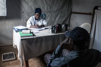 Debido a las condiciones de hacinamiento de los campamentos para las personas desplazadas, organizaciones como Médicos Sin Fronteras han expresado su preocupación por la proliferación de uno o varios brotes de cólera. Hasta el momento, según la Fundación AVSI, se han detectado 40 casos de esa enfermedad.