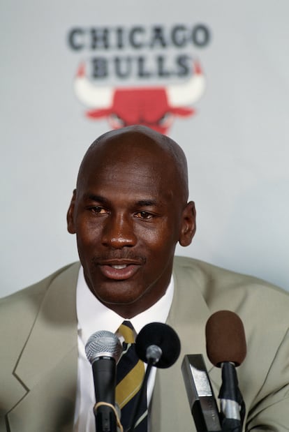 Michael Jordan at the press conference in which he surprised the world by announcing his retirement from basketball, in Chicago in October 1993.