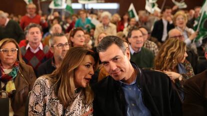 Pedro Sánchez y Susana Díaz ayer en Sevilla. 