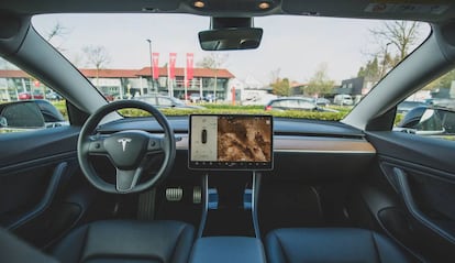 Interior de vehículo Tesla.