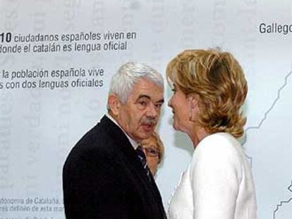 Pasqual Maragall y Esperanza Aguirre, durante la inauguración de <i>Aproximaciones</i>.