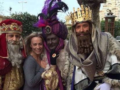 La foto de la pol&eacute;mica. Los reyes magos oficiales en la exalcaldesa de Alicante. 