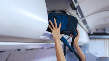 Estas es una de las mejores mochilas de viaje para el avión que se puede comprar en Amazon