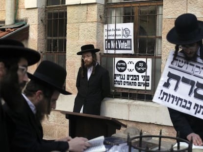 Judíos ultraortodoxos protestan contra las elecciones israelíes en Jerusalén.