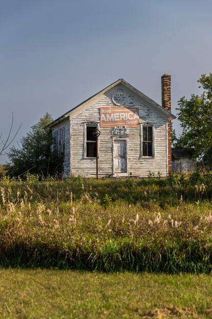 Casa abandonada en una zona de cultivo de maíz cerca de Grass Lake (Míchigan).