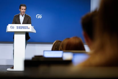 El portavoz del PP, Borja Sémper, durante la rueda de prensa ofrecida este martes en la sede del partido, en Madrid.