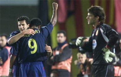 Motta abraza a Kluivert tras el primer gol de los tres que marcó contra el Mallorca.

n