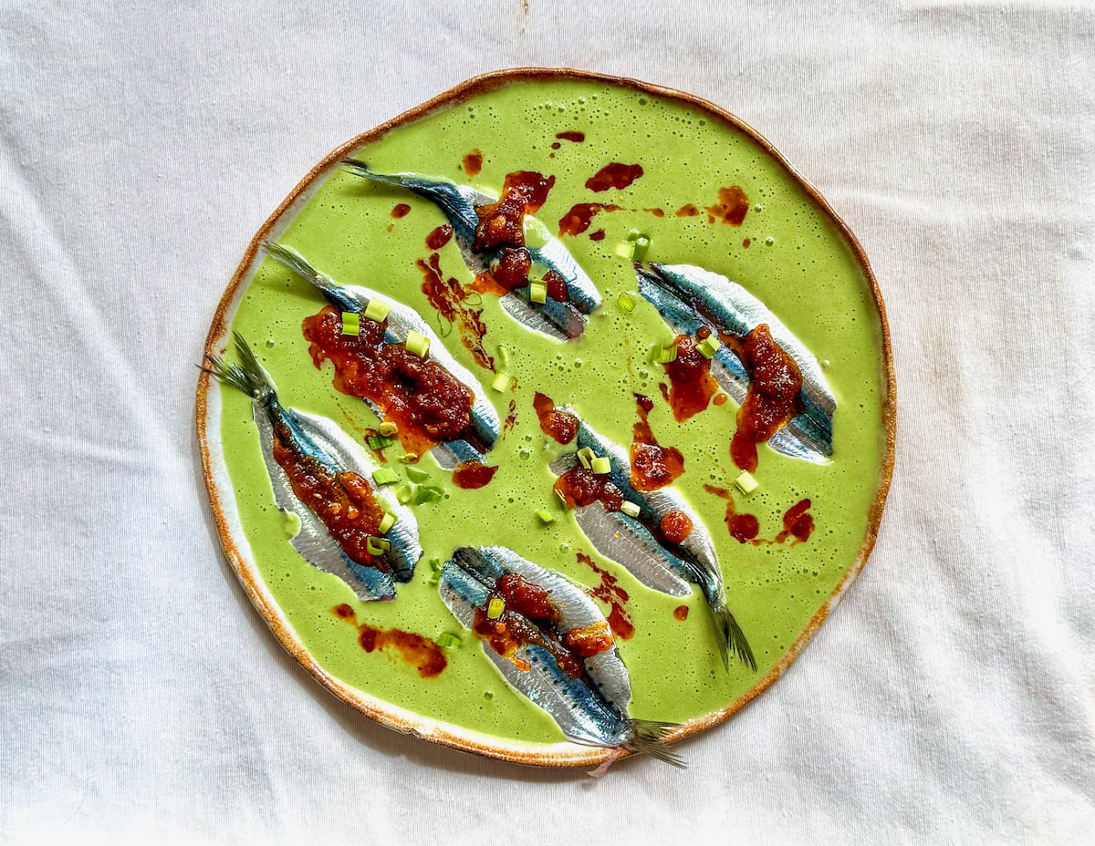Tiradito de anchoa con salsa macha