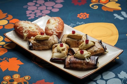 'Badrijani', berenjenas fritas rellenas de pasta de nueces del restaurante Samaia. Imagen proporcionada por el establecimiento.