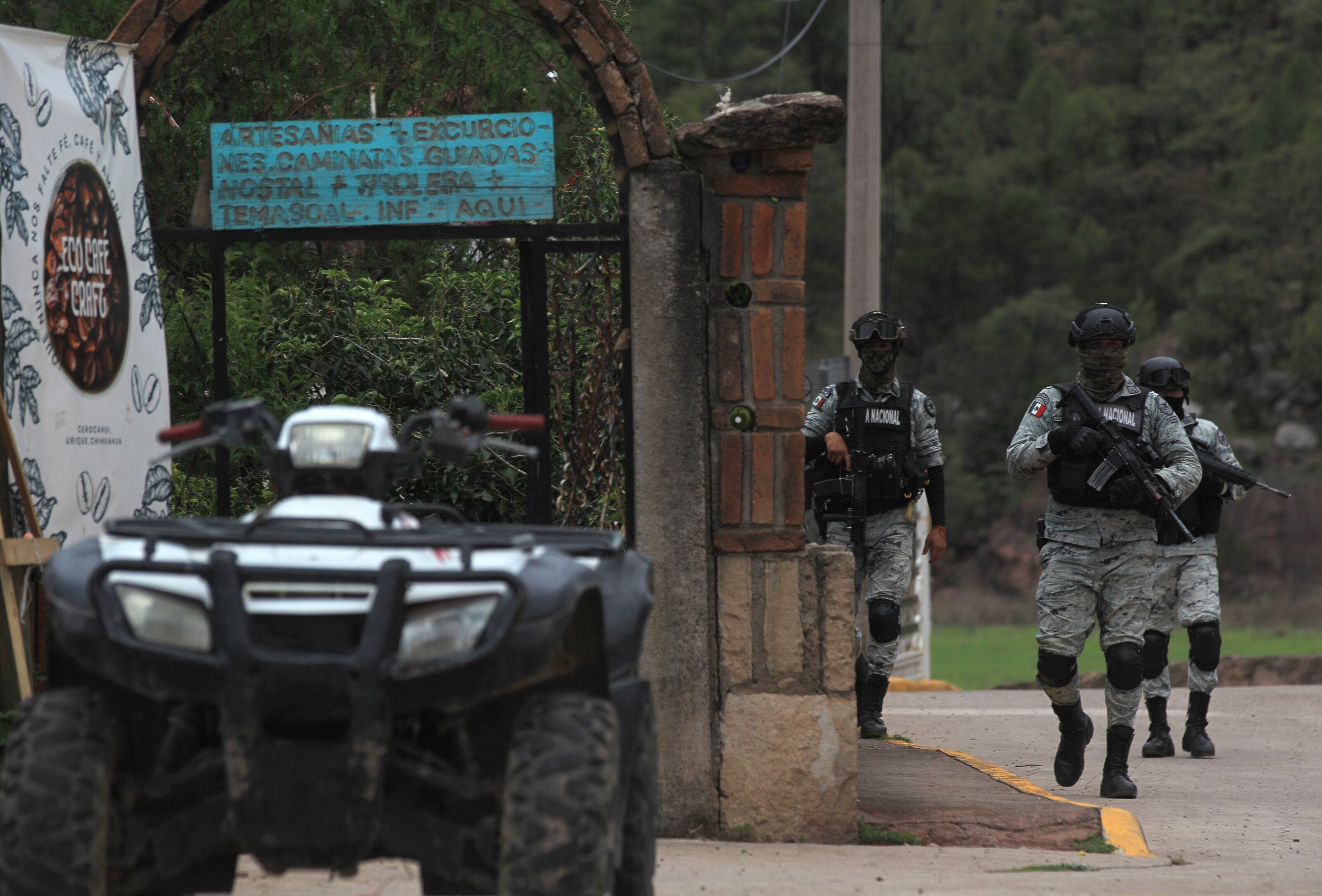 Miembros de la Guardia Nacional patrullan la zona en búsqueda de 'El Chueco', el 24 de junio de 2022.