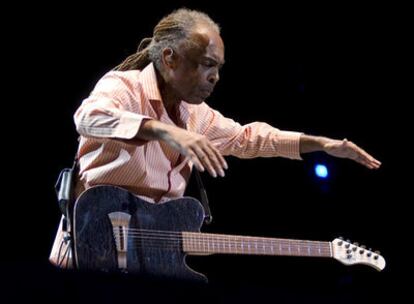 Gilberto Gil, durante la actuación de anoche en los Veranos de la Villa.