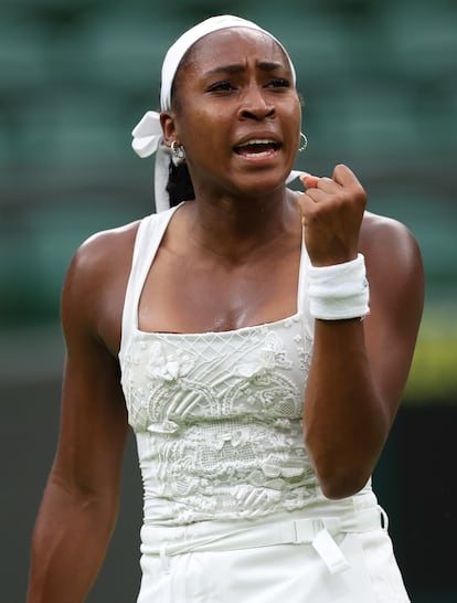 Coco Gauff en Wimbledon con 'look' de New Balance.