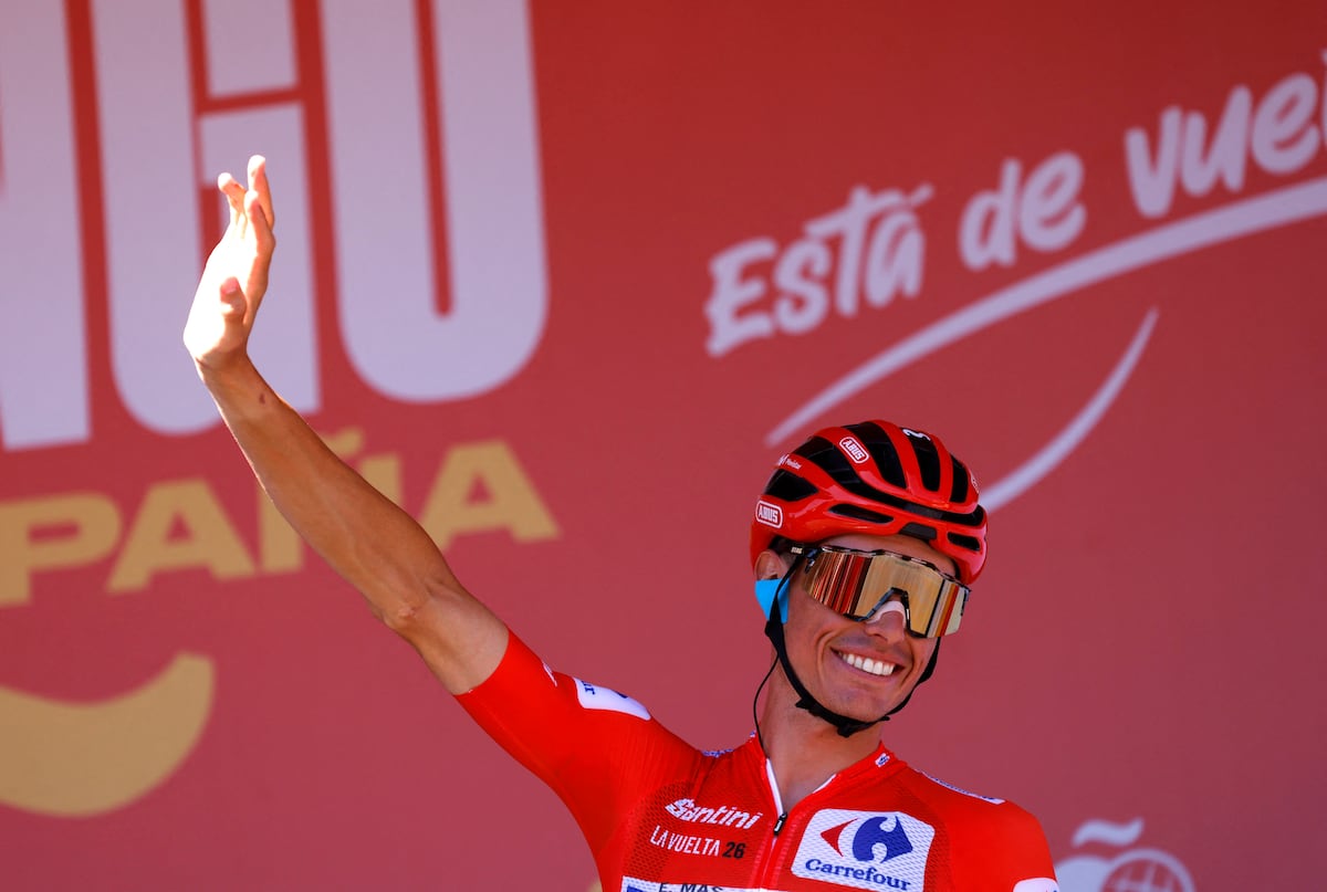 Enric Mas resiste los ataques en la etapa 20 de la Vuelta a España y roza el título final