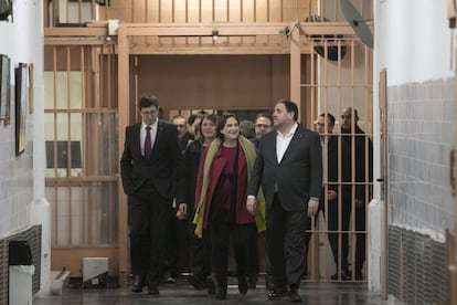 Carles Mundó, Ada Colau i Oriol Junqueras visiten la presó Model el gener passat.