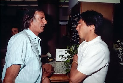 Daniel Passarella conversa con César Luis Menotti el 3 de septiembre de 1984 en Florencia, Italia. 