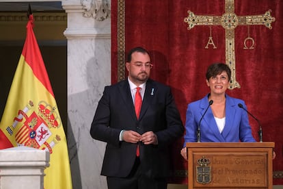 La ministra de Política Territorial, Isabel Rodríguez, interviene durante la toma de posesión del reelegido presidente del Principado de Asturias, Adrián Barbón, celebrada este jueves en Oviedo.