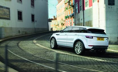 La capacidad del maletero de Range Rover Evoque lo convierte en su mejor aliado estas vacaciones.