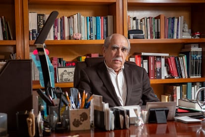 Pablo Gómez, economista y político mexicano, en su estudio en Ciudad de México el 17 de octubre del 2024.