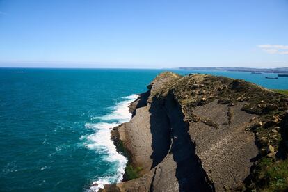 Costa de Cabo Mayor, en Santander, donde se cree que se encuentra el barco hundido.