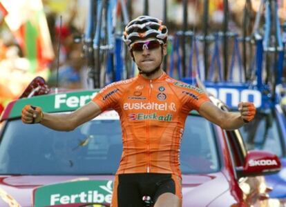 Igor Antón celebra en Bilbao su triunfo.