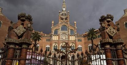 Fachada principal del recinto modernista del hospital de Sant Pau.