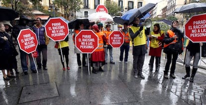 Concentración en Madrid contra las identificaciones policiales.