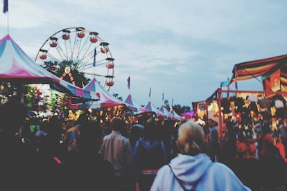 <p>Parece de cajón, pero si nos empeñamos en un destino y una fecha, puede darse que en esos días allí se celebre algún festival de música, una fiesta o un congreso. Y, advierte Blanquer, "<strong>la estacionalidad es muy importante</strong>. El 100% de las aerolíneas sube los precios, porque saben que van a llenar las plazas de sus vuelos".</p>