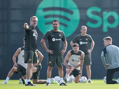 Xavi Hernández durante el último entrenamiento del equipo azulgrana antes de volar a Estados Unidos para realizar la gira de pretemporada.