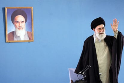El ayatolá iraní, en un discurso en el que ha amenazado a EE UU en caso de intervención militar contra el país.
