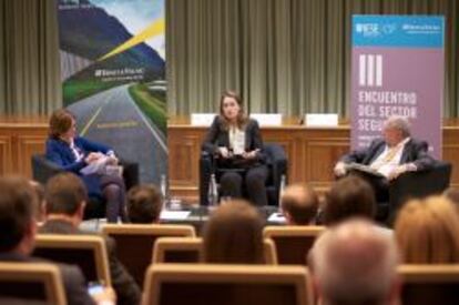 La directora general de Seguros y Fondos de Pensiones, Flavia Rodr&iacute;guez Ponga, ayer, en un encuentro organizado por el IESE y Ernst &amp; Young.