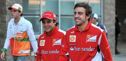 Felipe Massa y Fernando Alonsom en el circuito de Yeongam. 