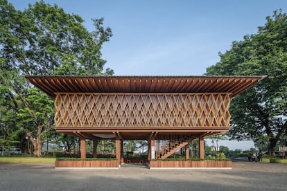 Microbiblioteca Warak Kayu en Semarang (Indonesia).