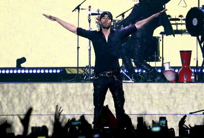 El cantante madrileño Enrique Iglesias, durante su concierto en el WiZink Center de Madrid.