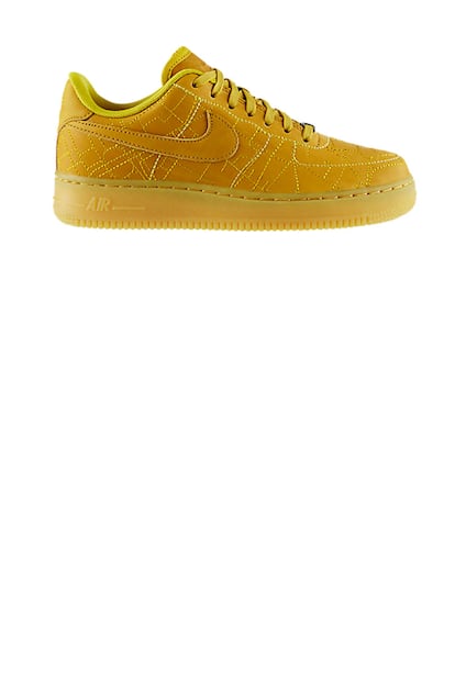 En amarillo, 'Air Force 1' de Nike (165 euros).