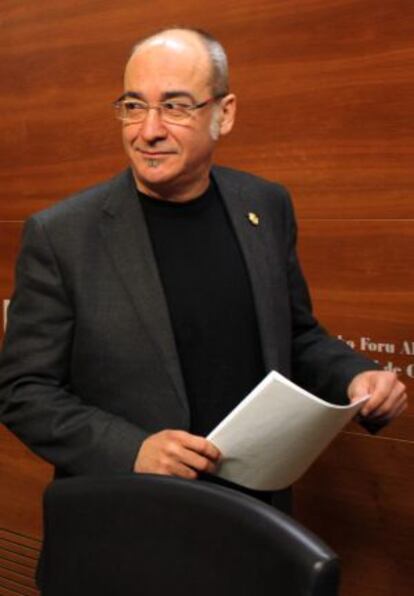 El diputado general de Gipuzkoa, Martin Garitano, antes de su comparecencia.