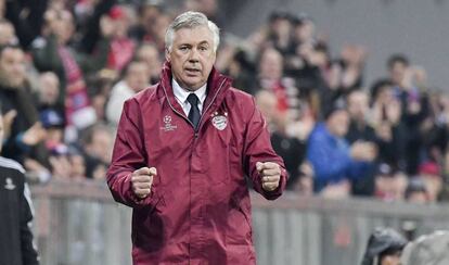 Ancelotti en la zona técnica del Bayern.