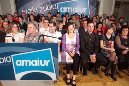 Los candidatos de la coalición <i>abertzale</i> Amaiur, ayer en Bilbao durante la presentación.