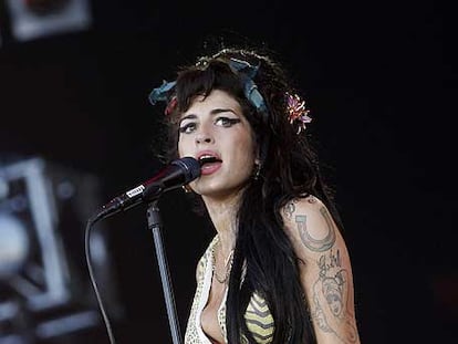 Amy Winehouse contra 007