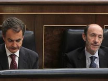 Zapatero, Rubalcaba y Chaves, ayer en la sesión de control del Congreso.