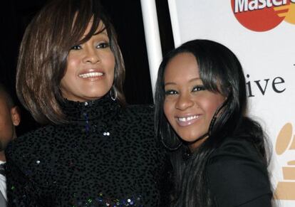 Bobbi Kristina Brown, al costat de la seva mare, Whitney Houston, el 2011.