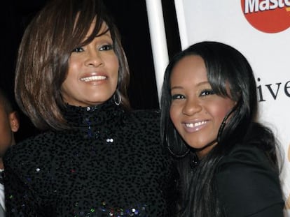 Bobbi Kristina Brown, al costat de la seva mare, Whitney Houston, el 2011.