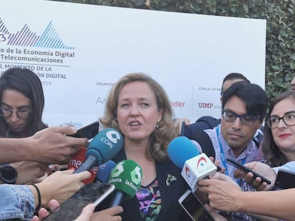 La ministra de Economía, Nadia Calviño, en la UIMP de Santander.