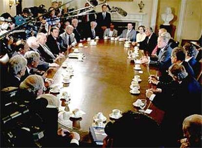 El presidente de Estados Unidos, George W. Bush, durante su reunión de ayer con los líderes del Congreso.