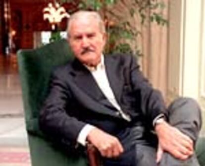 El escritor mexicano Carlos Fuentes.