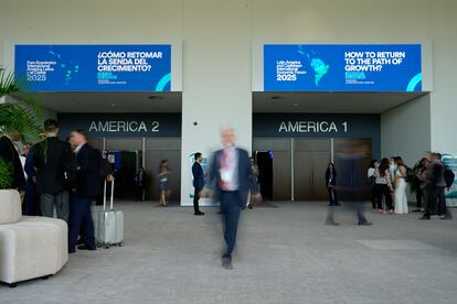 Imagen del centro de convenciones donde se celebra el foro. Los temas del segundo da fueron transporte, seguridad alimentaria y crecimiento sostenido e inclusivo.