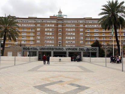 Fachada del hospital Virgen del Rocío de Sevilla. 