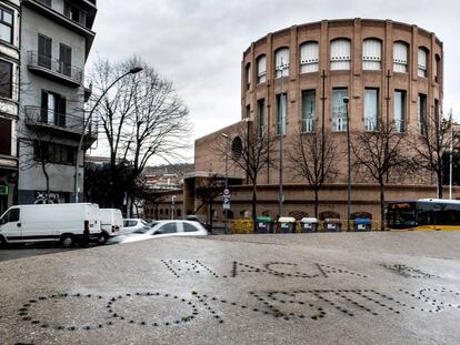 Plaza de la Constituci&oacute;n de Girona, cuyo nombre ha cambiado por el de plaza Uno de octubre.