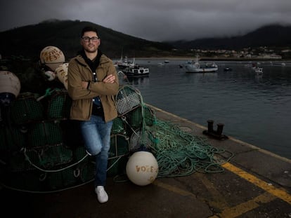 El patrón Cristian Painceira, de 29 años, en el puerto de Cariño (A Coruña) este viernes.