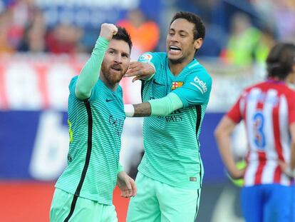 Messi y Neymar celebral el segundo gol al Atlético.